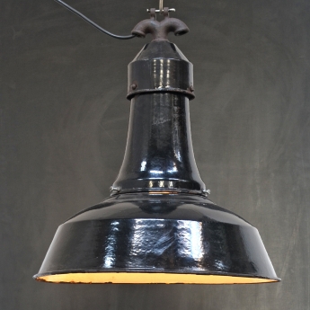 Schwarze Emaillelampe mit hohem Dom