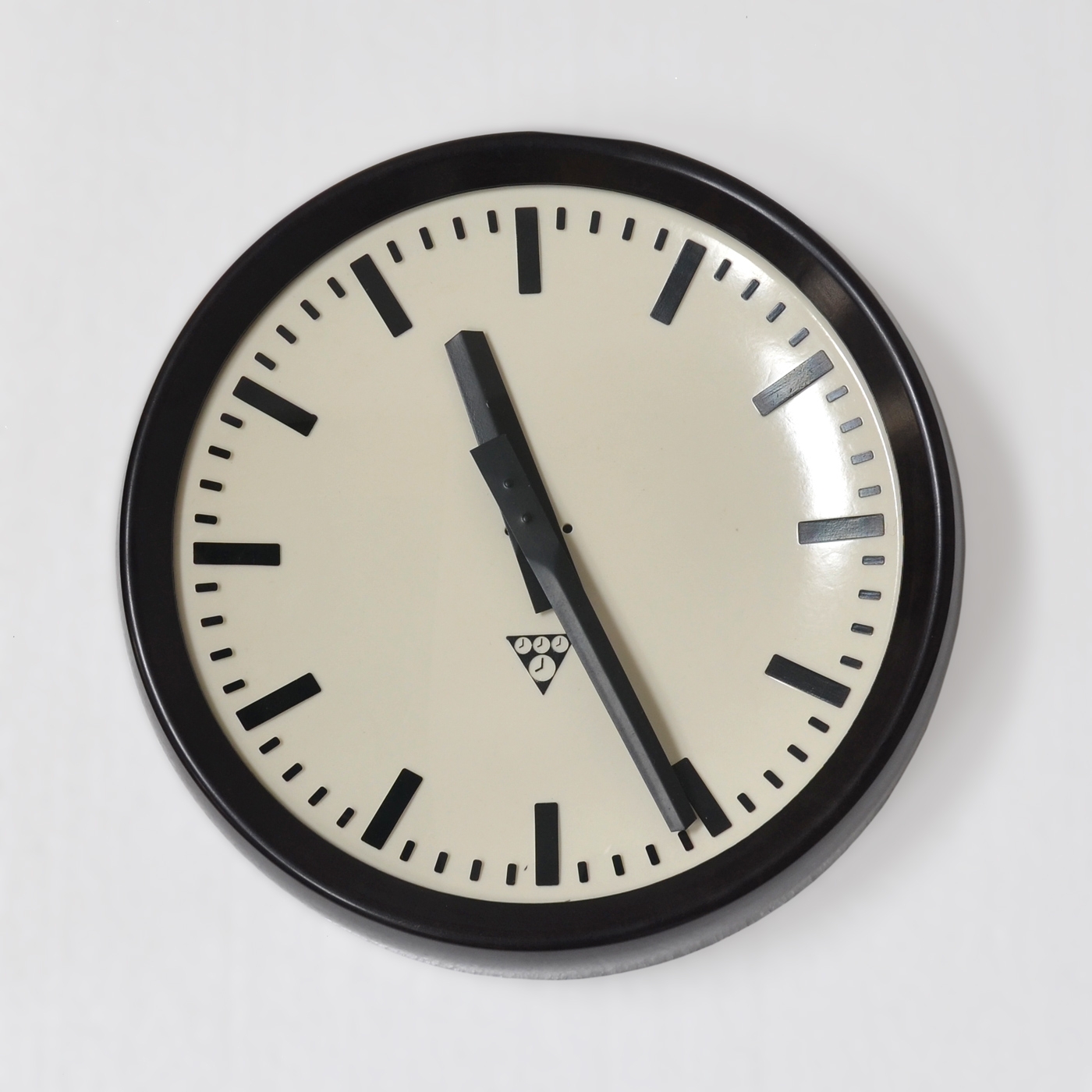 Bakelit Uhr Von Pragotron