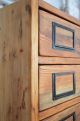 Schubladenschrank aus Holz
