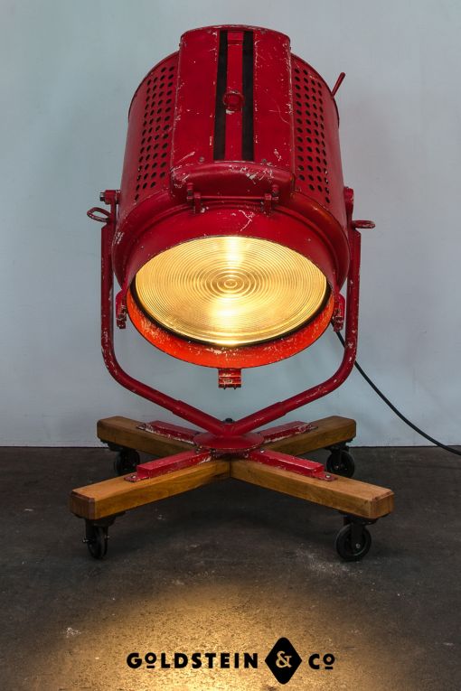 Großer roter Scheinwerfer