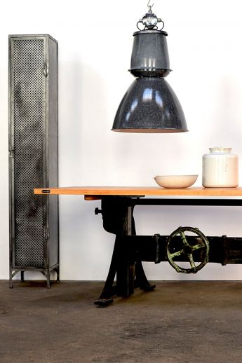 Große tschechische Emailleleuchte