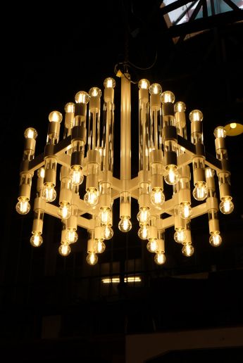 Riesiger Kronleuchter aus den 70ern