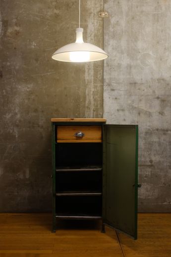 Grüner Werkzeugschrank